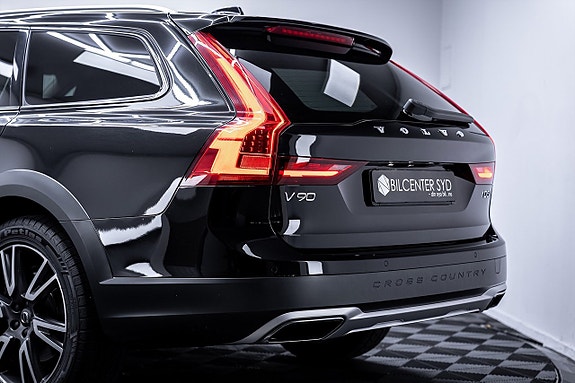 Volvo V90 Cross Country 12 of 27