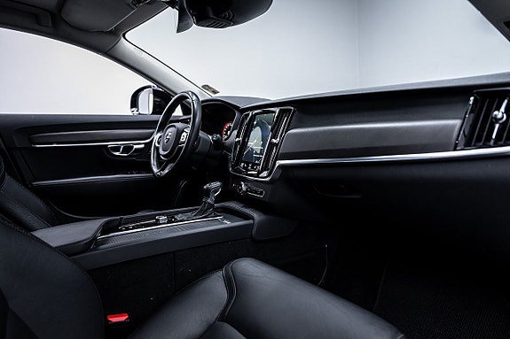 Volvo V90 Cross Country 26 of 27