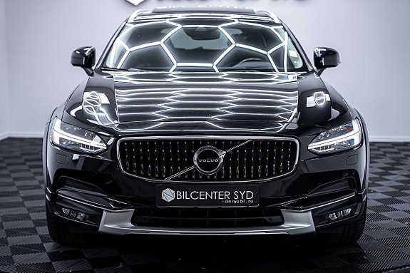 Volvo V90 Cross Country 4 of 27