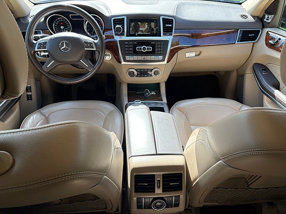 Mercedes-Benz GL500 6 of 12