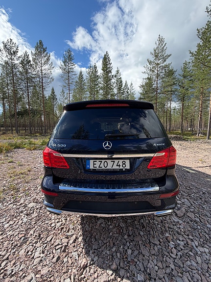 Mercedes-Benz GL500 4 of 12