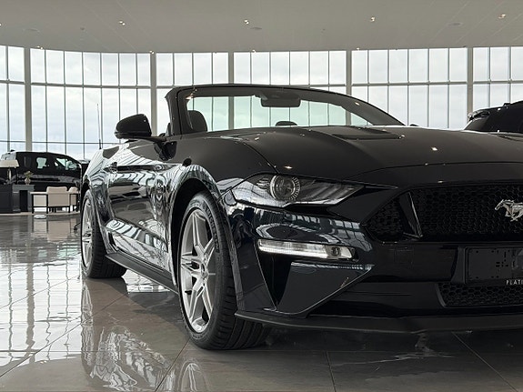 Ford Mustang 26 of 26