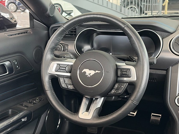 Ford Mustang 15 of 26