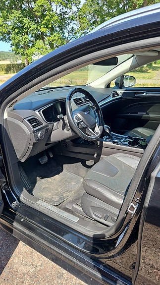 Ford Mondeo 5 of 12