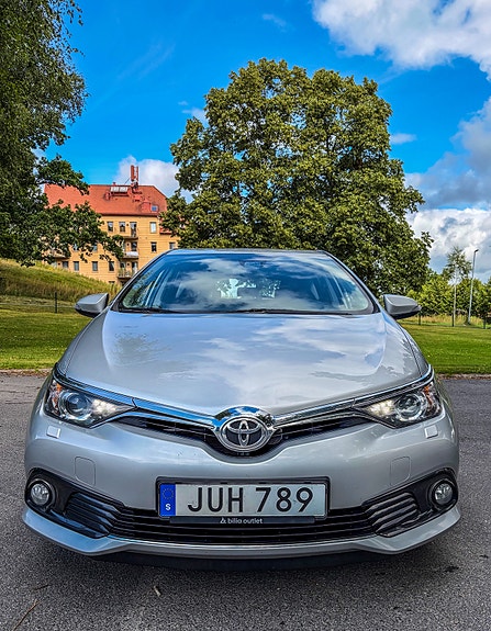 Toyota Auris 8 of 10