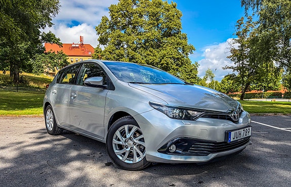 Toyota Auris 7 of 10