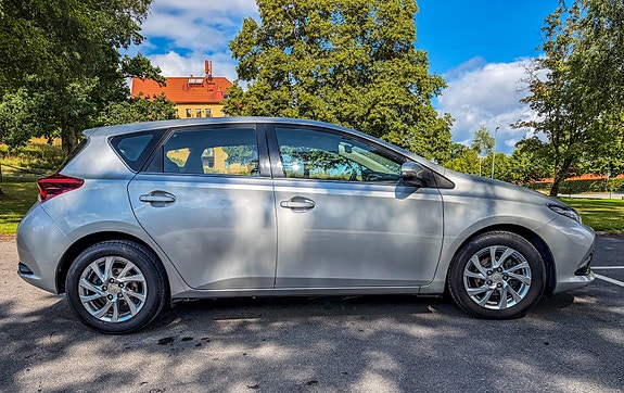 Toyota Auris 6 of 10