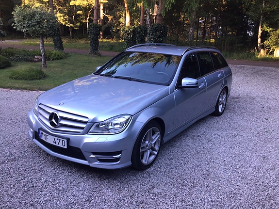 Mercedes-Benz C220 4 of 4