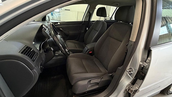 Volkswagen Golf V 9 of 12