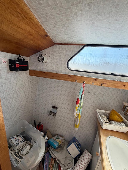 Beach craft 38 8 of 11