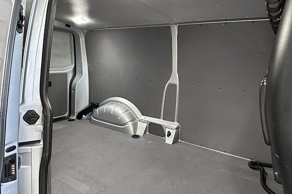 Volkswagen Transporter 9 of 16