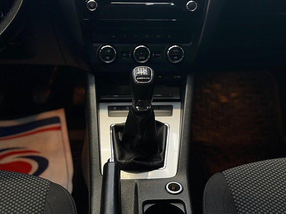 Skoda Octavia 12 of 22