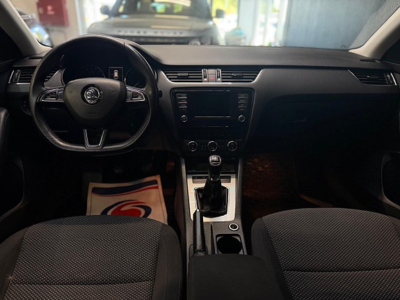 Skoda Octavia 8 of 22