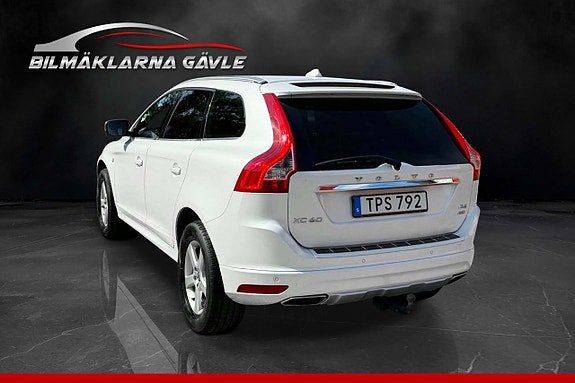 Volvo XC60 3 of 11
