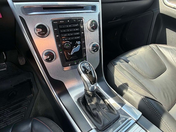 Volvo XC60 8 of 11