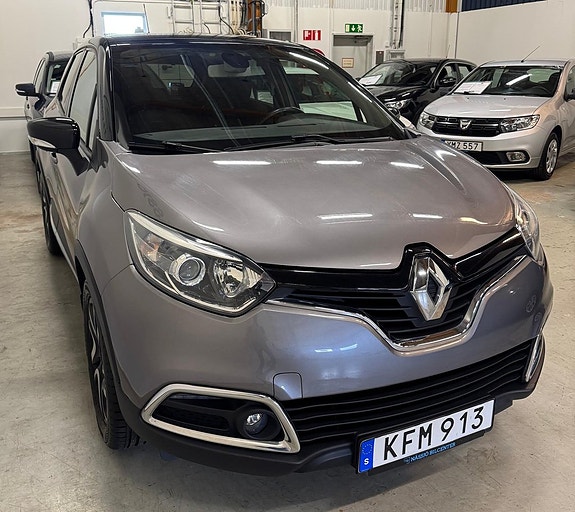 Renault Captur 3 of 16