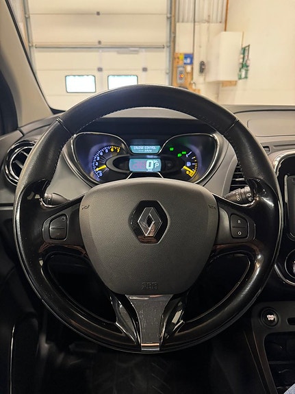 Renault Captur 11 of 16