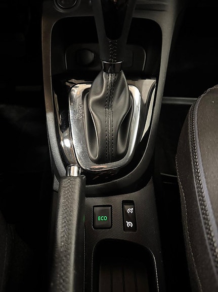 Renault Captur 14 of 16