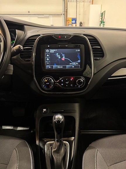 Renault Captur 10 of 16