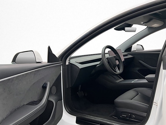 Tesla Model 3 10 of 30