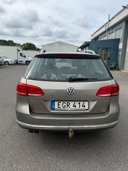 Volkswagen Passat 6 of 14