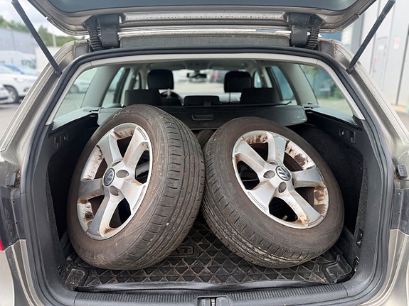 Volkswagen Passat 11 of 14
