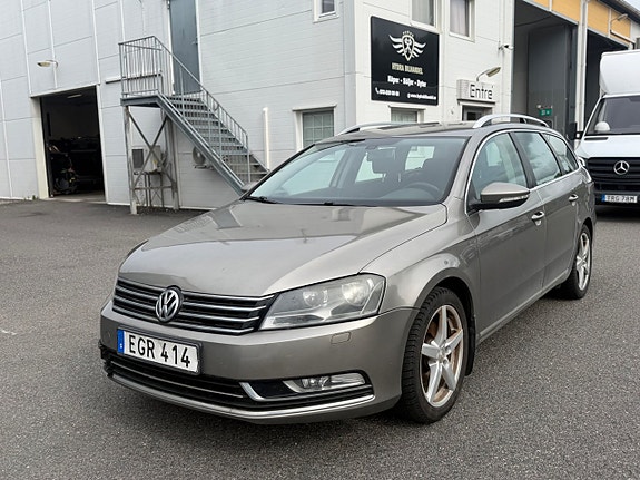 Volkswagen Passat 3 of 14