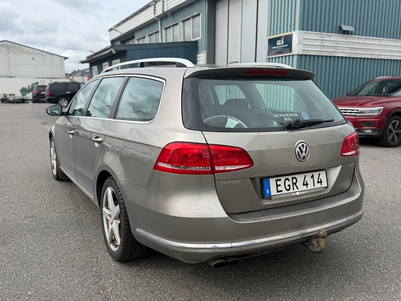 Volkswagen Passat 5 of 14