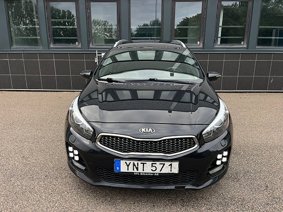 Kia Ceed 2 of 24