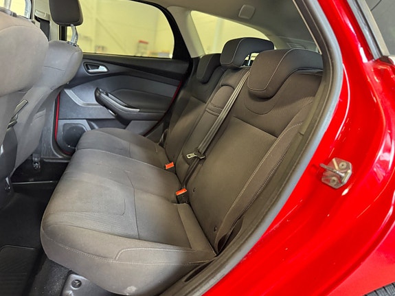 Ford Focus 12 of 23