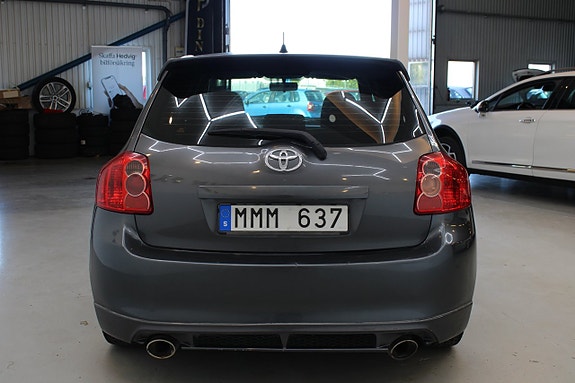 Toyota Auris 5 of 12