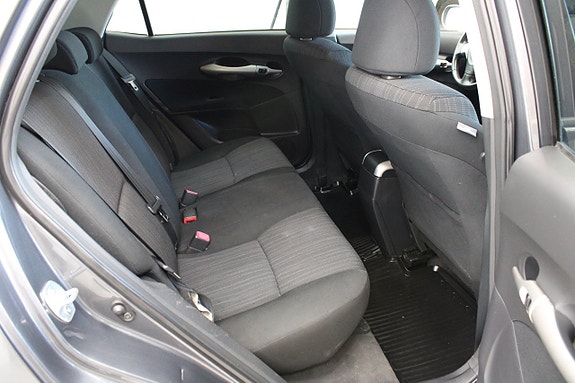 Toyota Auris 10 of 12
