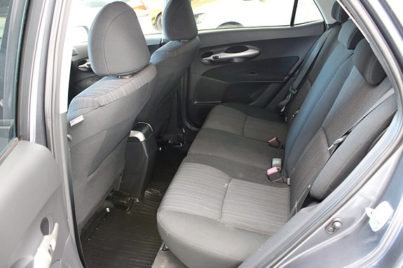 Toyota Auris 9 of 12