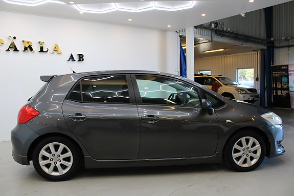 Toyota Auris 4 of 12