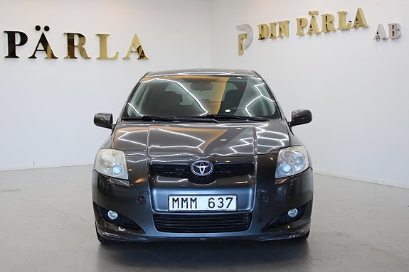 Toyota Auris 2 of 12