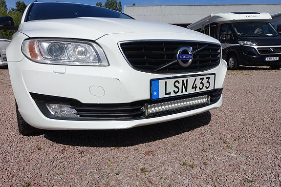 Volvo V70 2 of 20