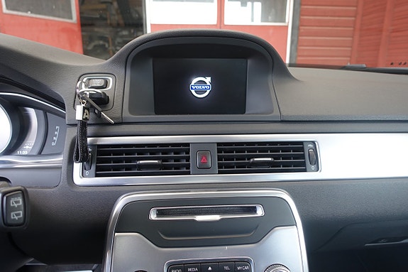 Volvo V70 12 of 20