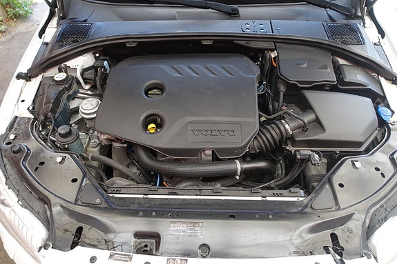 Volvo V70 8 of 20