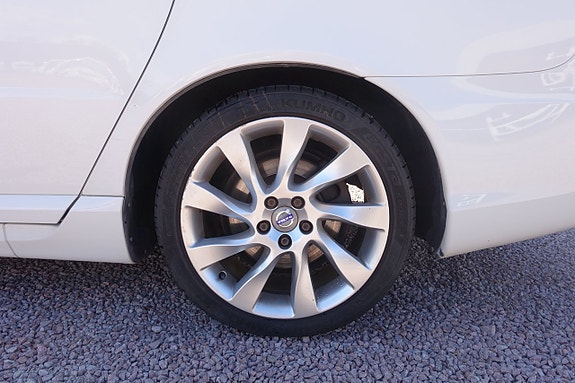 Volvo V70 7 of 20