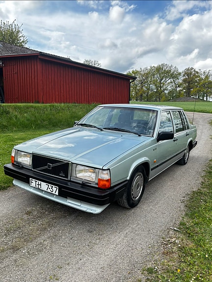 Volvo 740 3 of 14