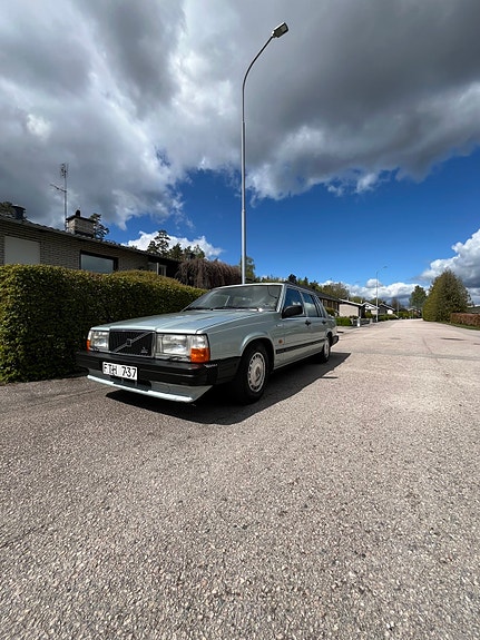 Volvo 740 2 of 14