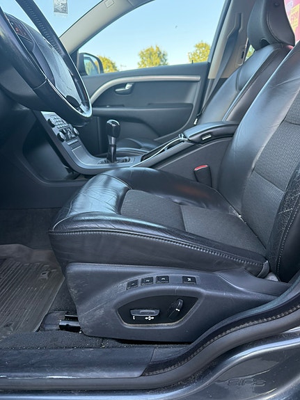 Volvo V70 9 of 9