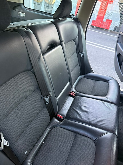 Volvo V70 7 of 9