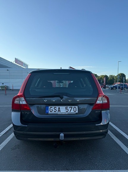 Volvo V70 3 of 9