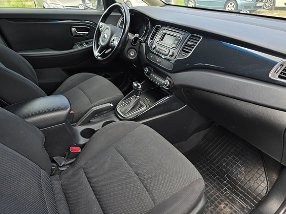 Kia Carens 9 of 14