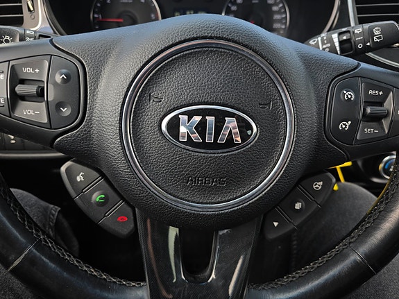 Kia Carens 12 of 14