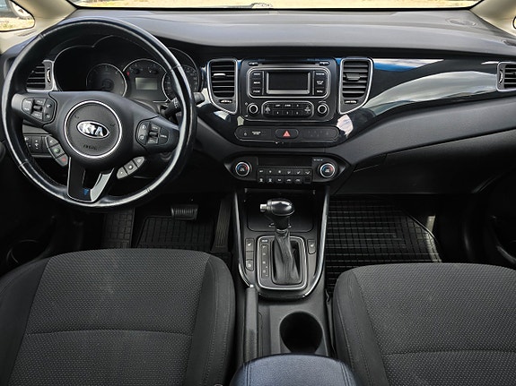 Kia Carens 8 of 14