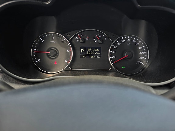 Kia Carens 14 of 14