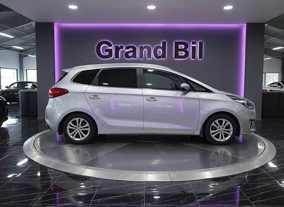 Kia Carens 3 of 14