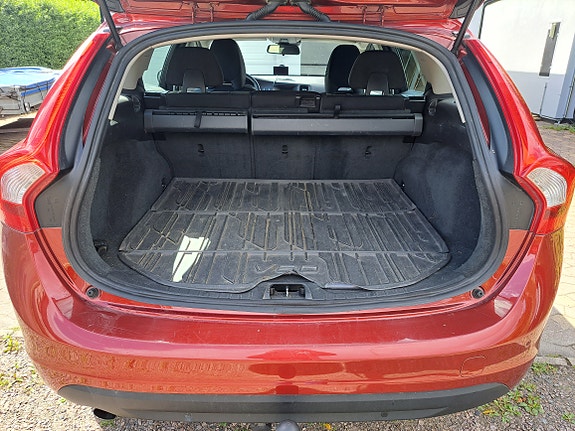 Volvo V60 7 of 8